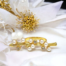 Load image into Gallery viewer, Pearl Branch Napkin Rings, Pearl Napkin Rings, Branch Napkin Rings, Gold Napkin Rings, Wedding Napkin Rings, Holiday Napkin Rings, Decorative Serviette Rings, Holiday Napkin Holders, Napkin Ring Buckles, Wedding Decorations, Decorations for Weddings, Dinner Table Rings, Dinner Table Decor, Halloween, Thanksgiving, Banquet, Party, Wedding