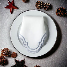 Load image into Gallery viewer, linen napkins for Christmas, Christmas linen napkins, weddings, wedding linen napkins, wedding napkins, table linen, soft linen napkins, dinner napkins, luxury linen napkins, linen napkins, holiday table napkins, handmade napkins, Christmas table linen, Christmas, dining napkins, dining linen napkins, parties, table accessories, tovaglioli di Lino, tovaglioli, tovaglioli eleganti, tovaglioli per matrimonio, tovaglioli per la festa, tovaglioli fatti a mano, matrimonio, servietten, leinen servietten