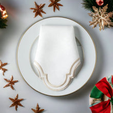Load image into Gallery viewer, weddings, wedding linen napkins, wedding napkins,table linen, soft linen napkins, dinner napkins, luxury linen fabric napkin, linen napkins, linen napkins for Christmas, holiday table napkins, handmade napkins, Christmas table linen, Christmas, dining napkins, dining linen napkins, parties, table accessories, tovaglioli di Lino, tovaglioli, tovaglioli eleganti, tovaglioli per la tavola, tovaglioli per matrimonio, tovaglioli per la festa, tovaglioli fatti a mano, matrimonio, servietten, leinen servietten