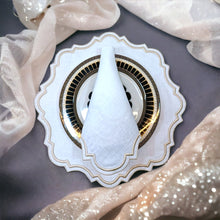 Load image into Gallery viewer, weddings, wedding linen napkins, wedding napkins,table linen, soft linen napkins, dinner napkins, luxury linen fabric napkin, linen napkins, linen napkins for Christmas, holiday table napkins, handmade napkins, Christmas table linen, Christmas, dining napkins, dining linen napkins, parties, table accessories, tovaglioli di Lino, tovaglioli, tovaglioli eleganti, tovaglioli per la tavola, tovaglioli per matrimonio, tovaglioli per la festa, tovaglioli fatti a mano, matrimonio, servietten, leinen servietten