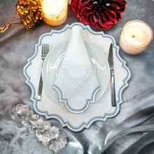 Load image into Gallery viewer, linen napkins for Christmas, Christmas linen napkins, weddings, wedding linen napkins, wedding napkins, table linen, soft linen napkins, dinner napkins, luxury linen napkins, linen napkins, holiday table napkins, handmade napkins, Christmas table linen, Christmas, dining napkins, dining linen napkins, parties, table accessories, tovaglioli di Lino, tovaglioli, tovaglioli eleganti, tovaglioli per matrimonio, tovaglioli per la festa, tovaglioli fatti a mano, matrimonio, servietten, leinen servietten