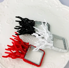 Load image into Gallery viewer, White Coral Napkin Rings, Coral Napkin Rings, Beach Napkin Rings, Tropical Napkin Rings, Nautical Napkin Rings, Handmade Napkin Rings, coral, Wedding Decoration, tropical table decor, tropical napkin rings, Tabletop Decor, Party Wedding Set, party, Ornament Table Setting, Napkin Rings Wholesale, Napkin Ring Buckles, napkin decor, Holiday Napkin Ring, Holiday Napkin Holder, Dinner Table Decor, coral napkin rings, beach table decor, beach set up, beach decoration, coastal decor